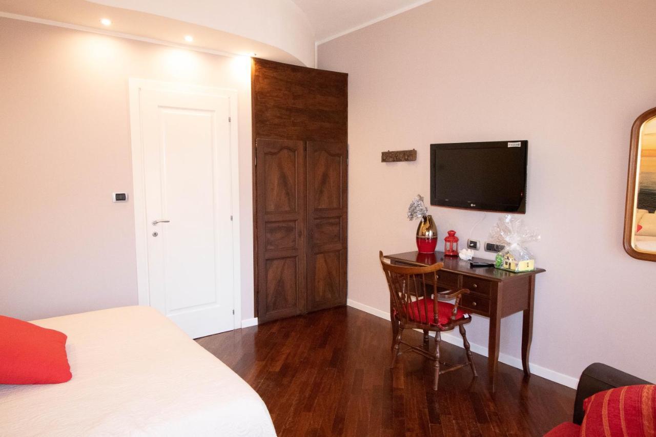 La Casa Di Adele Cagliari B&B Экстерьер фото