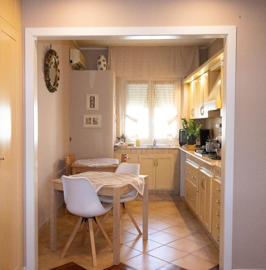 La Casa Di Adele Cagliari B&B Экстерьер фото